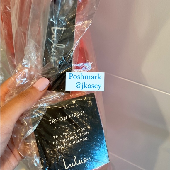 Lulu's All My 💗 Off-the-Shoulder Maxi Dress BNWT - Picture 8 of 10